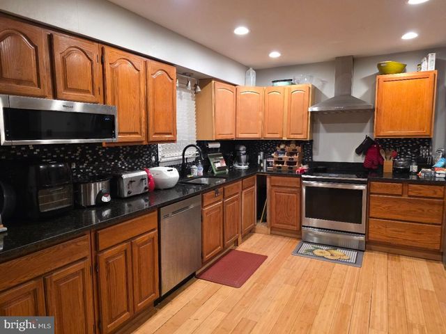 1113 E PATUXENT DR, La Plata, MD 20646