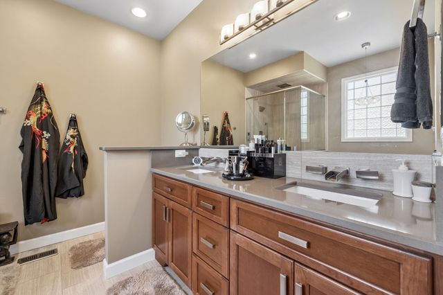 1409 Johns Meadows Cv, Hermitage, TN 37076