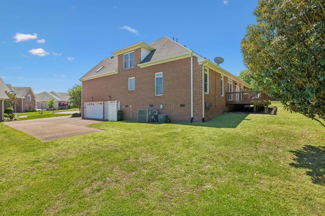 1409 Johns Meadows Cv, Hermitage, TN 37076