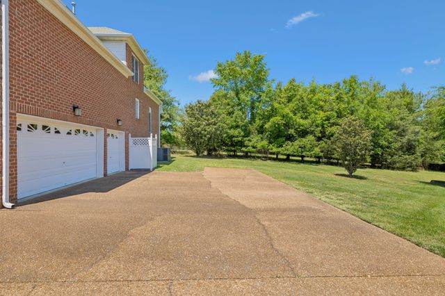 1409 Johns Meadows Cv, Hermitage, TN 37076