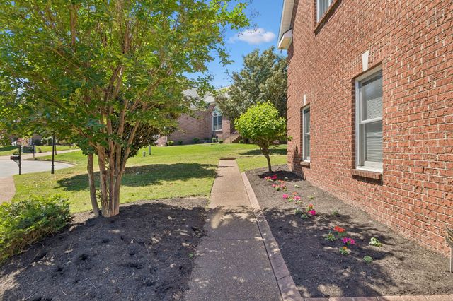 1409 Johns Meadows Cv, Hermitage, TN 37076