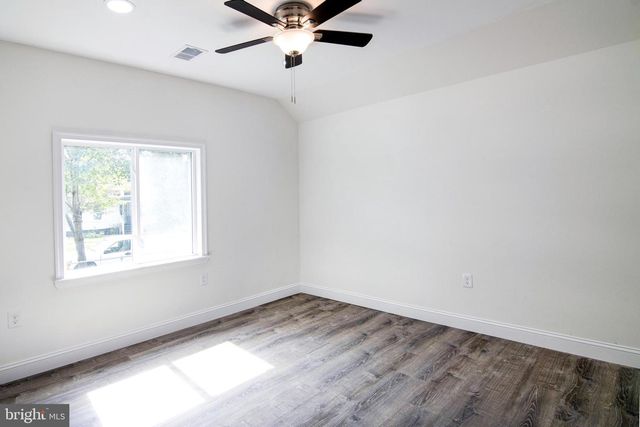 218 W MONTROSE ST, Vineland, NJ 08360