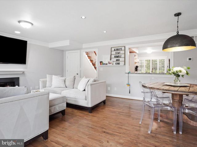 8324 2ND AVE, Vienna, VA 22182