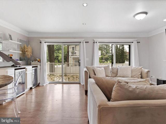 8324 2ND AVE, Vienna, VA 22182