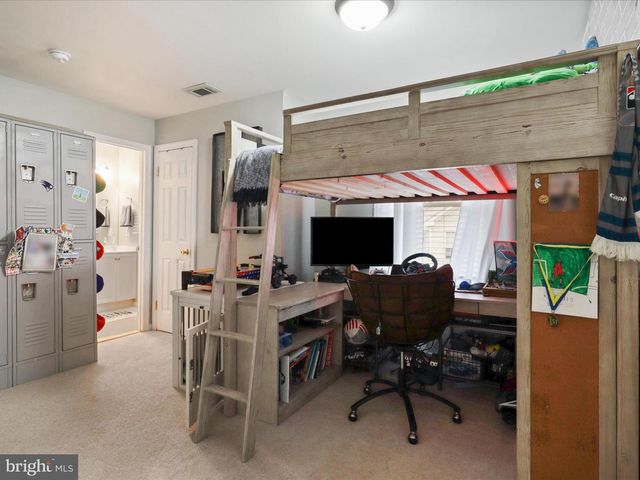 8324 2ND AVE, Vienna, VA 22182