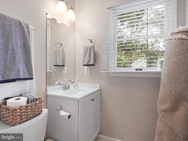 8324 2ND AVE, Vienna, VA 22182