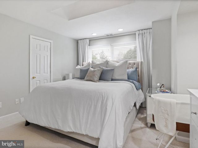 8324 2ND AVE, Vienna, VA 22182