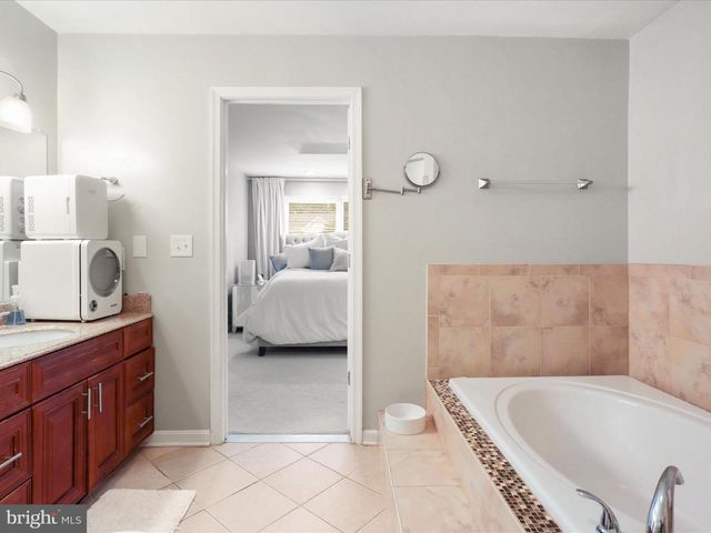 8324 2ND AVE, Vienna, VA 22182