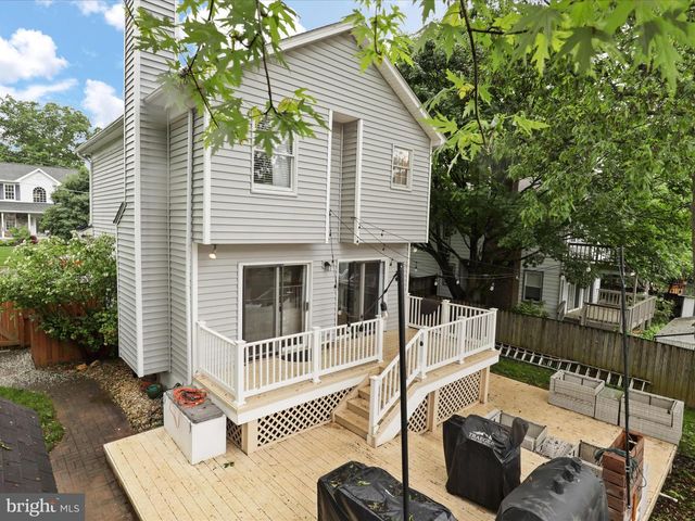 8324 2ND AVE, Vienna, VA 22182