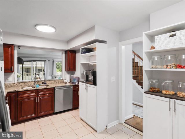 8324 2ND AVE, Vienna, VA 22182