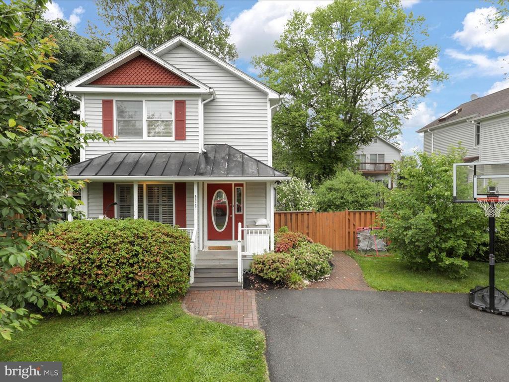 8324 2ND AVE, Vienna, VA 22182