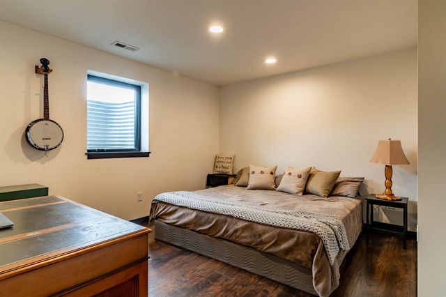 204 C Avenue, Grundy Center, IA 50638