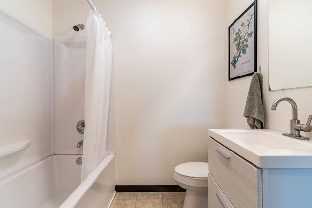 204 C Avenue, Grundy Center, IA 50638