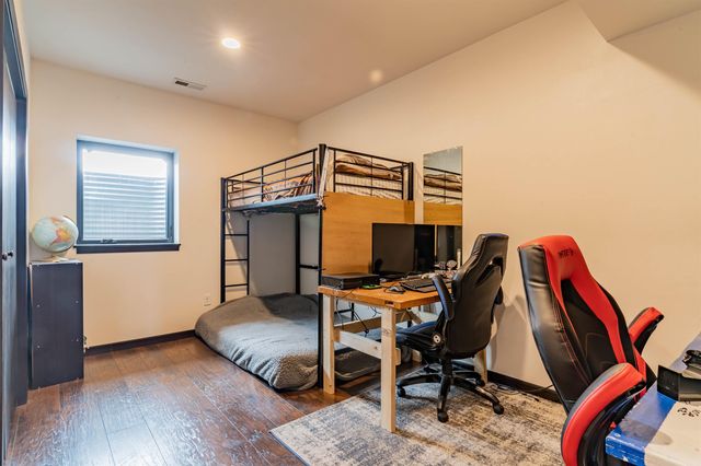 204 C Avenue, Grundy Center, IA 50638