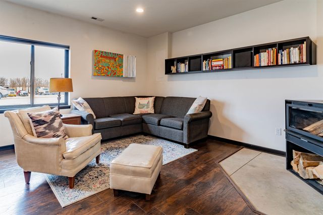 204 C Avenue, Grundy Center, IA 50638