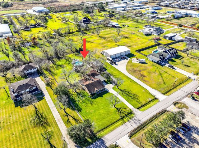 18120 County Road 127, Pearland, TX 77581