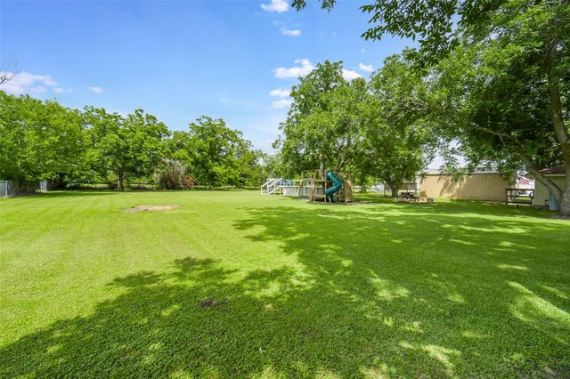 18120 County Road 127, Pearland, TX 77581