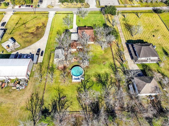 18120 County Road 127, Pearland, TX 77581