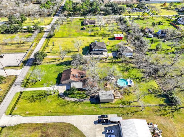 18120 County Road 127, Pearland, TX 77581