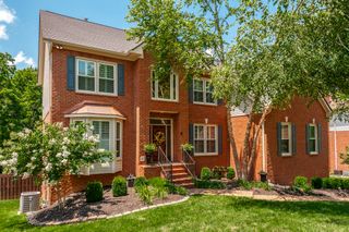 822 Overhills Dr, Old Hickory, TN 37138