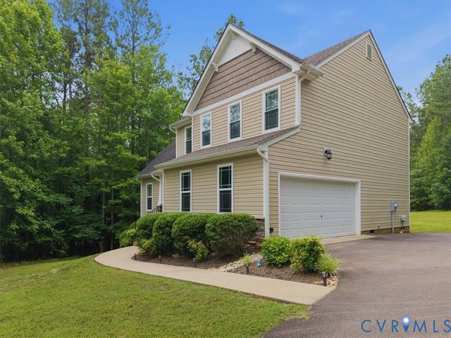 1905 Lower Mill Rd, Powhatan, VA 23139