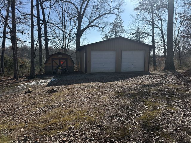 2089 Pettit Cove Rd, Quebeck, TN 38579