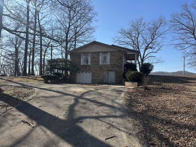2089 Pettit Cove Rd, Quebeck, TN 38579
