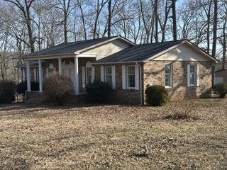 2089 Pettit Cove Rd, Quebeck, TN 38579