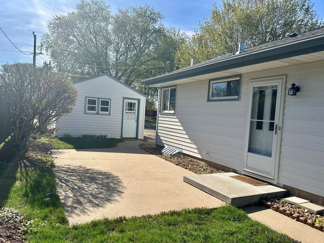 306 Madison Avenue S, Edina, MN 55343