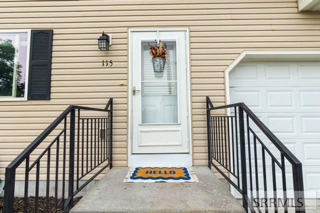 Image 2 of property listing at 115 S 4th W, Rexburg, ID 83440