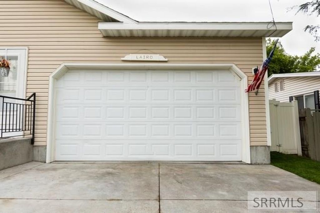 Image 4 of property listing at 115 S 4th W, Rexburg, ID 83440