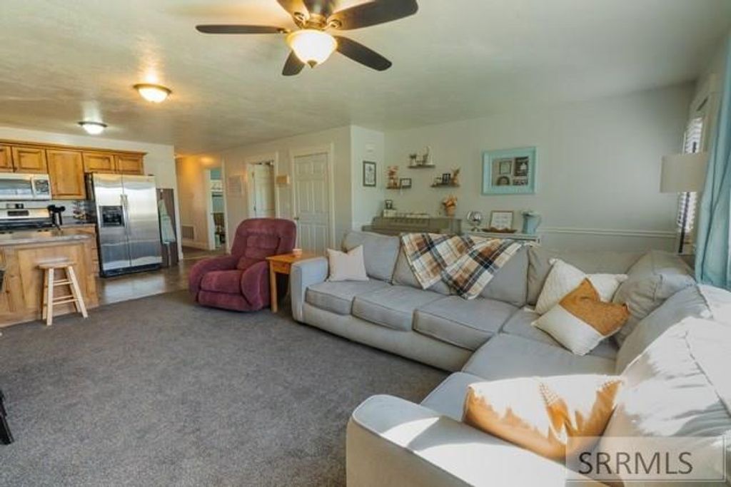 Image 7 of property listing at 115 S 4th W, Rexburg, ID 83440