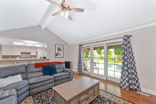 6722 Pera Dr, Rancho Murieta, CA 95683