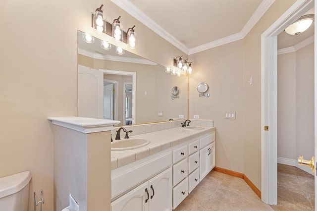 6722 Pera Dr, Rancho Murieta, CA 95683