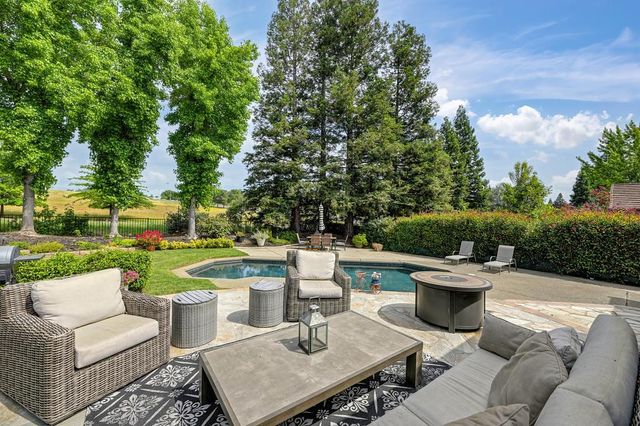 6722 Pera Dr, Rancho Murieta, CA 95683