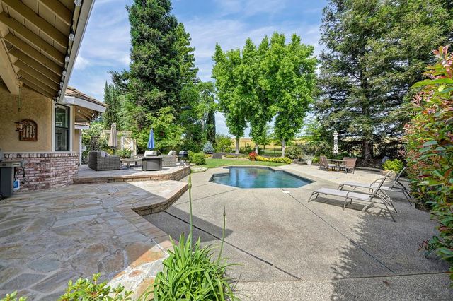 6722 Pera Dr, Rancho Murieta, CA 95683