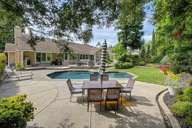 6722 Pera Dr, Rancho Murieta, CA 95683
