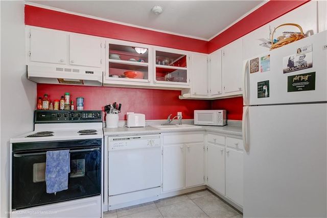 401 Bellevue Avenue 303, Newport, RI 02840