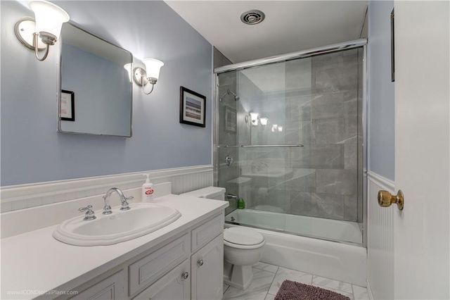 401 Bellevue Avenue 303, Newport, RI 02840