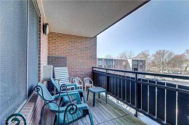 401 Bellevue Avenue 303, Newport, RI 02840