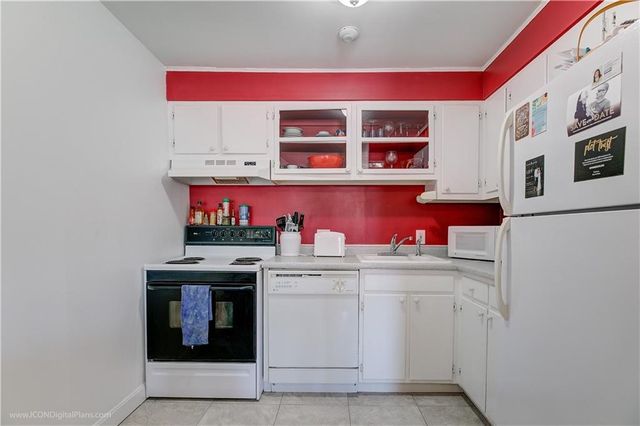401 Bellevue Avenue 303, Newport, RI 02840