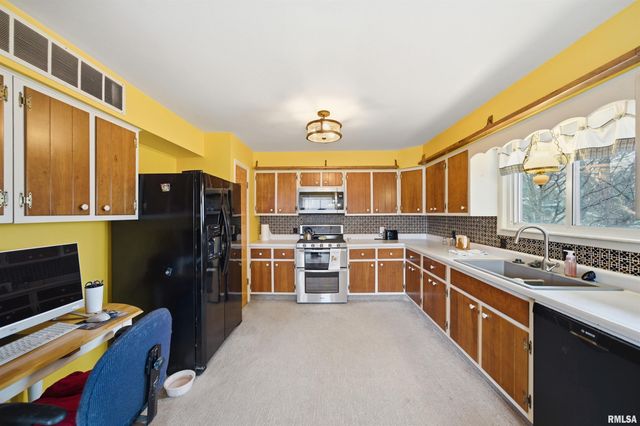 6221 E GLENDALE Avenue, Chillicothe, IL 61523