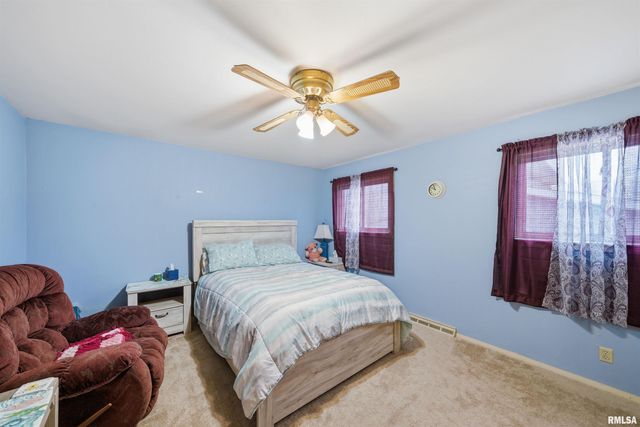 6221 E GLENDALE Avenue, Chillicothe, IL 61523