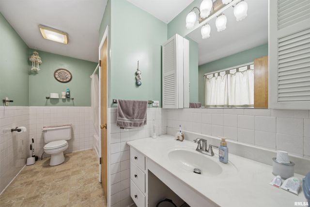 6221 E GLENDALE Avenue, Chillicothe, IL 61523