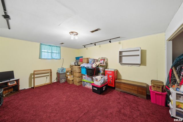 6221 E GLENDALE Avenue, Chillicothe, IL 61523