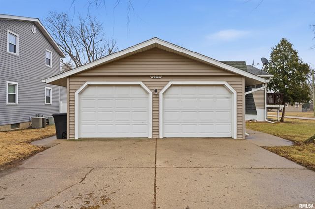 6221 E GLENDALE Avenue, Chillicothe, IL 61523