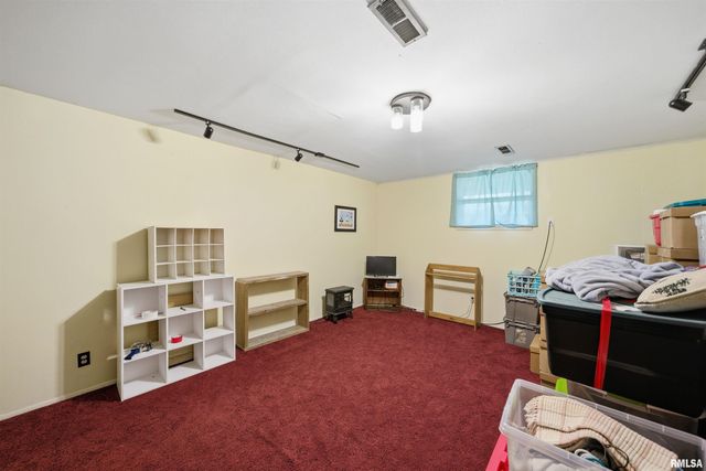 6221 E GLENDALE Avenue, Chillicothe, IL 61523