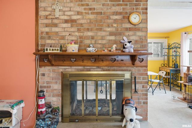 6221 E GLENDALE Avenue, Chillicothe, IL 61523