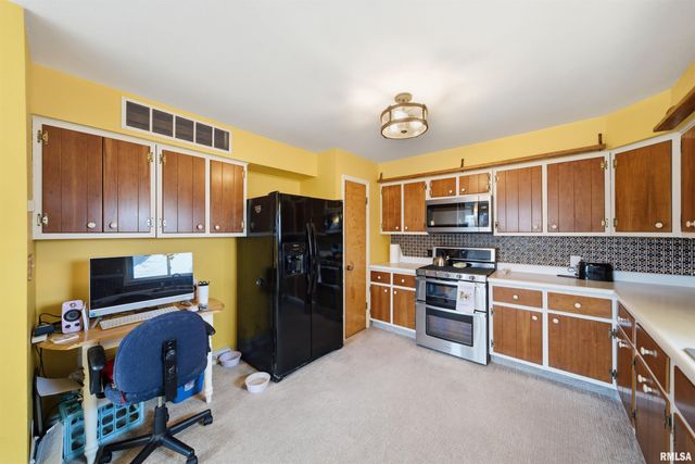 6221 E GLENDALE Avenue, Chillicothe, IL 61523