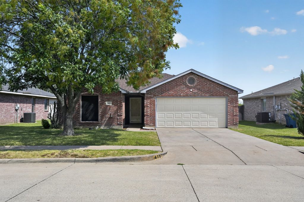 419 Murphy Road, Burleson, TX 76028